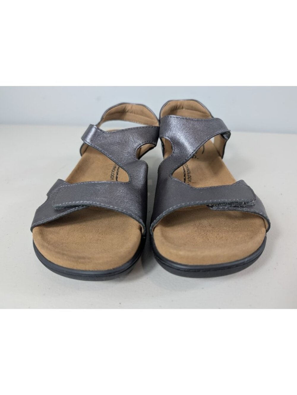 Tao's serene sandals in gray women's size 7